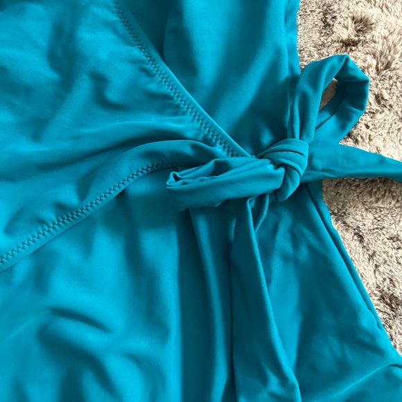 Women’s Cupshe Teal Bowknot One-Piece Swimsuit Size Small NWT - Picture 5 of 5